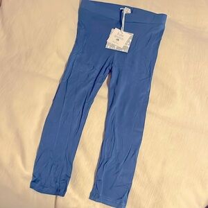 Kate Quinn 4T legging pants